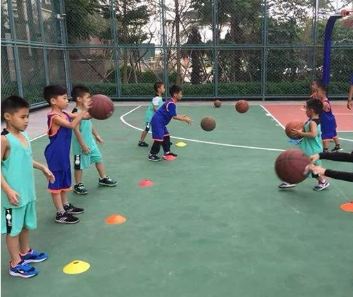 深圳南山区北大附中儿童篮球